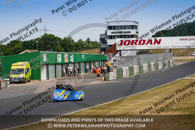 Vintage motorcycle club;eventdigitalimages;mallory park;mallory park trackday photographs;no limits trackdays;peter wileman photography;trackday digital images;trackday photos;vmcc festival 1000 bikes photographs